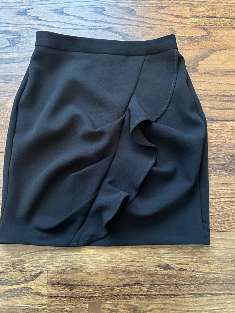 BCBGeneration Black Ruffle Mini Skirt, Size 0